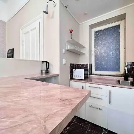 Apartment Urban Escape-cozy In Center Budapest