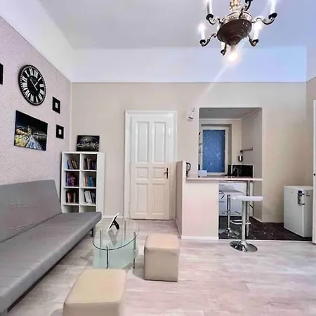Urban Escape-cozy In Center Budapest