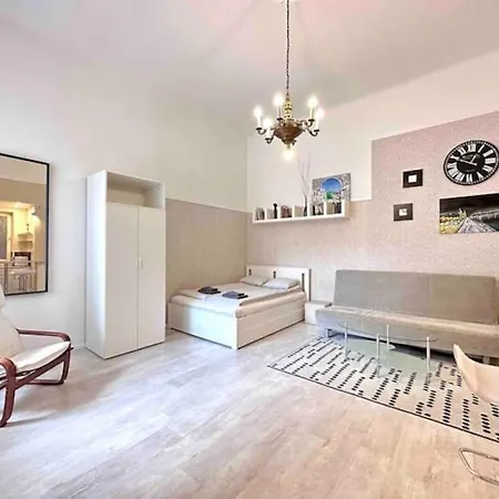Urban Escape-cozy In Center * Budapest