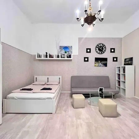 Urban Escape-cozy In Center
